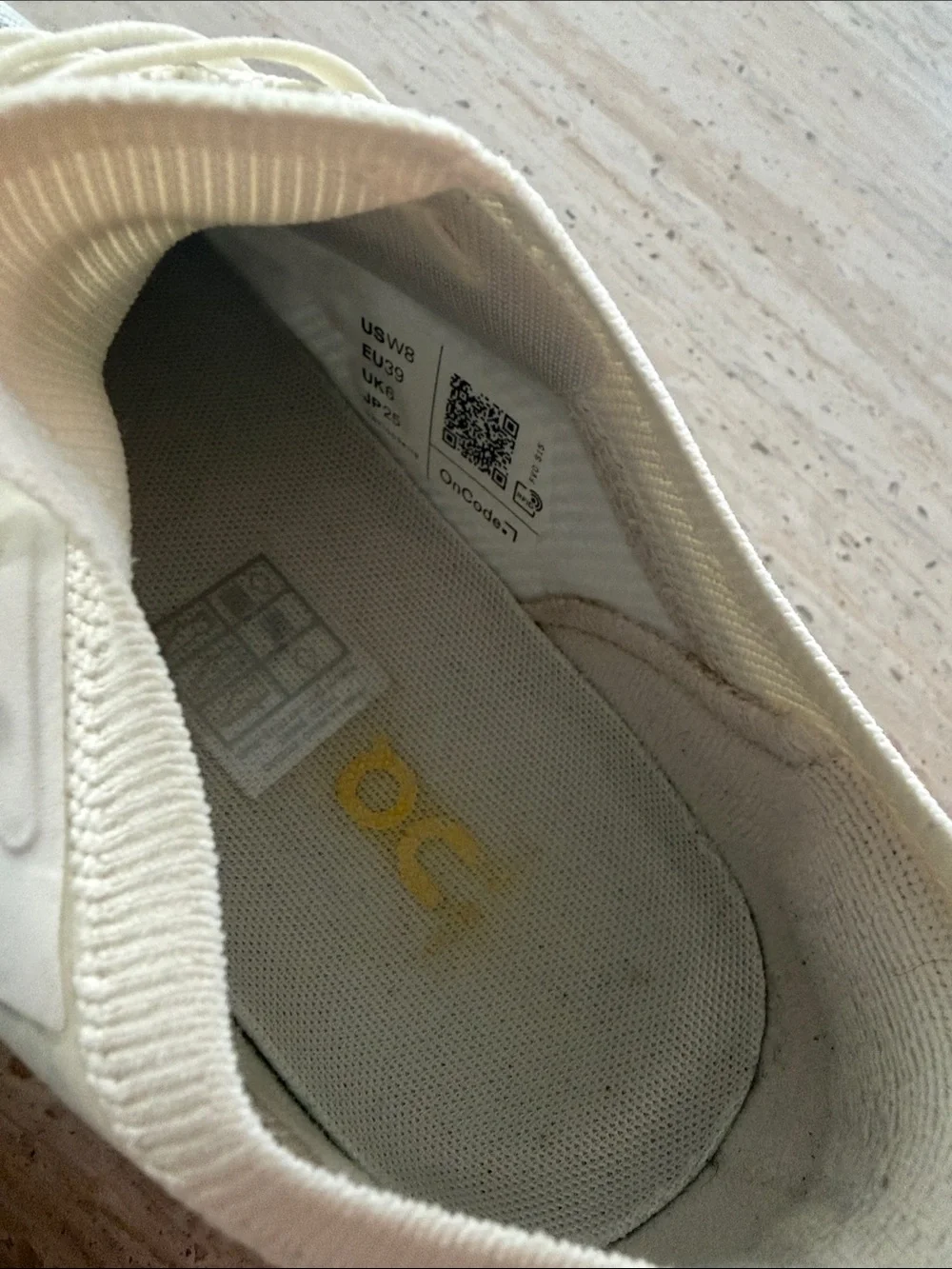 On Cloud 6 Versa -  Lightweight Knit Sneakers in White and Light Gray - Picture 2 of 4